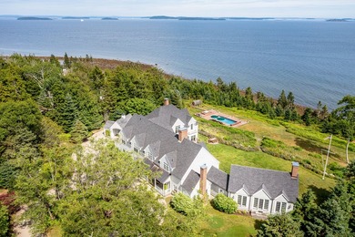 East Bay is a lovely coastal estate, an ideal summer retreat and - photo 50