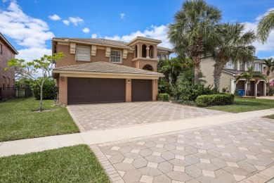 (private lake, pond, creek) Home For Sale in Royal Palm Beach Florida