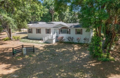 Lake Home Sale Pending in Weirsdale, Florida