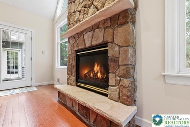 Welcome to your lakefront retreat in the heart of the Poconos - photo 8