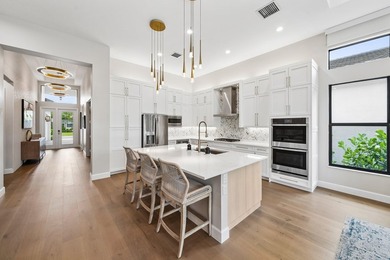 Magnificently appointed and designer decorated Venice model in - photo 11
