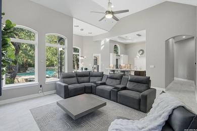Experience luxury living behind the prestigious guarded gates of - photo 11
