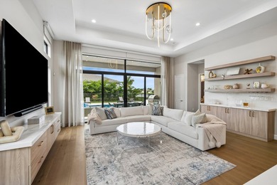 Magnificently appointed and designer decorated Venice model in - photo 14