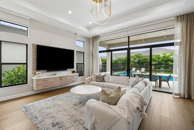 Magnificently appointed and designer decorated Venice model in - photo 15