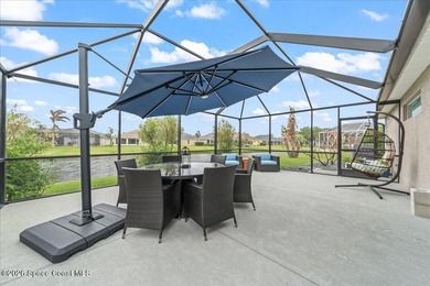 Showpiece Upgrades - Prime Cul-de-Sac Waterfront - Move-In Ready - photo 5