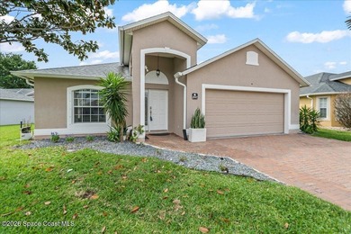 Showpiece Upgrades - Prime Cul-de-Sac Waterfront - Move-In Ready - photo 7