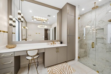 Magnificently appointed and designer decorated Venice model in - photo 21