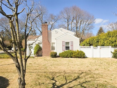 This Home Feature Very Bright 4 Bedrooms,2 Full Bath. Ceramic - photo 2