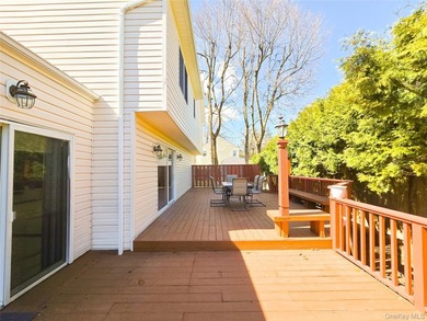 This Home Feature Very Bright 4 Bedrooms,2 Full Bath. Ceramic - photo 5