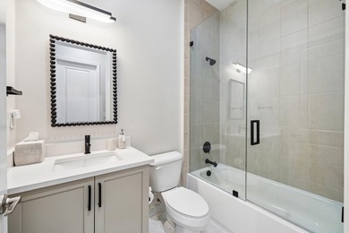 Magnificently appointed and designer decorated Venice model in - photo 25