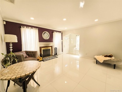 This Home Feature Very Bright 4 Bedrooms,2 Full Bath. Ceramic - photo 6