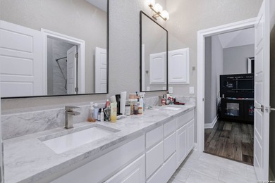 Experience luxury living behind the prestigious guarded gates of - photo 30