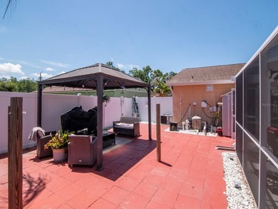 Beautifully updated 3 bedroom, 2 bath concrete block, large salt - photo 33