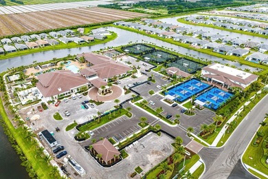 Magnificently appointed and designer decorated Venice model in - photo 47