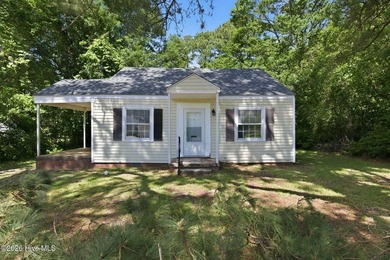 Updated two-bedroom one-bathroom home within minutes of medical - photo 1