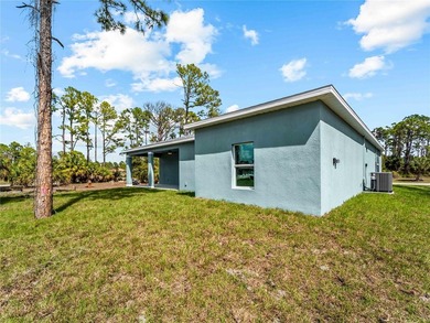 Tile throughout. Quartz countertops. Impact windows. Paver - photo 42