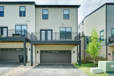 Open house Saturday, July 11 from 10:00 AM to Noon. The END UNIT - photo 3
