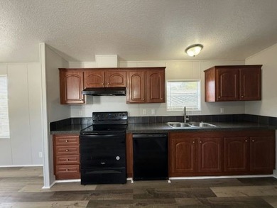 FIRST MONTH SITE RENT FREE WHEN PURCHASED! Prefer to rent? For a - photo 4