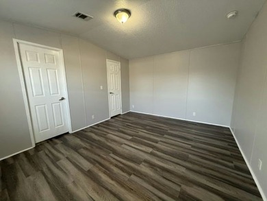 FIRST MONTH SITE RENT FREE WHEN PURCHASED! Prefer to rent? For a - photo 8