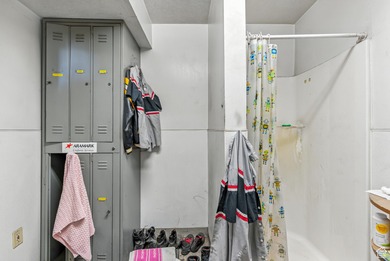 This well-maintained automotive shop offers a rare opportunity - photo 12