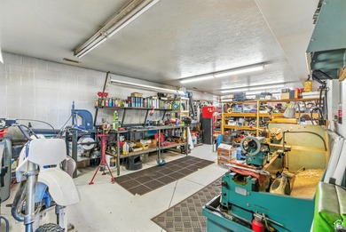 This well-maintained automotive shop offers a rare opportunity - photo 17