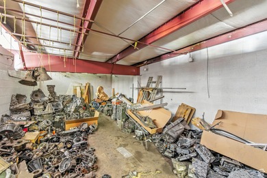 This well-maintained automotive shop offers a rare opportunity - photo 32