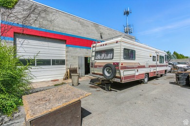 This well-maintained automotive shop offers a rare opportunity - photo 39