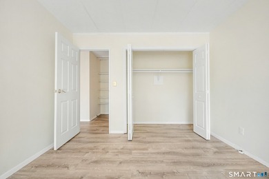 Newly renovated spacious 1 bedroom condo in the heart of - photo 8