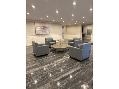 Newly renovated spacious 1 bedroom condo in the heart of - photo 9