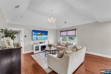 Welcome to 11 Amelia Drive in Old Tappan - a fully upgraded - photo 23