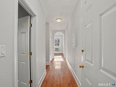 Charming and updated 1-bedroom corner condo in sought-after Glen - photo 9