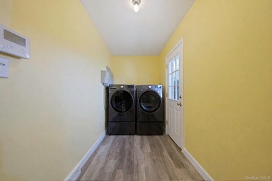 **FULLY BACK ON THE MARKET!!** Welcome to 16 Manchester, a - photo 20