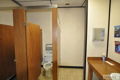 An exceptional opportunity to acquire a versatile commercial - photo 24