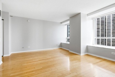 Bright & Beautiful Northeast Exposure - this high floor, well - photo 9