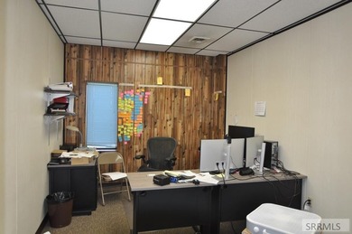 An exceptional opportunity to acquire a versatile commercial - photo 30