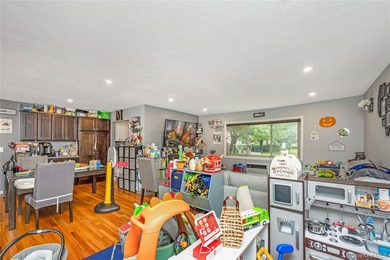Ground level deluxe 1-bedroom, 1-bath co-op located in a - photo 12