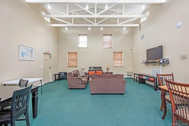 Ground level deluxe 1-bedroom, 1-bath co-op located in a - photo 21