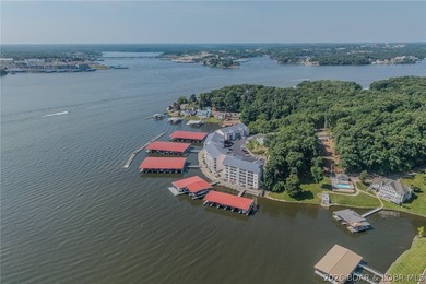 Newly updated, lower level, 3 bedroom, 3 bath, waterfront condo - photo 40