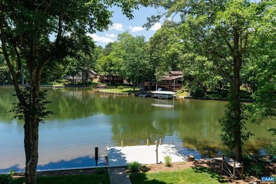 Pristine 5 bed, 3.5 bath waterfront home at Lake Monticello with - photo 10