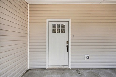 3-bedroom, 2-bath contemporary cottage offers a unique - photo 13