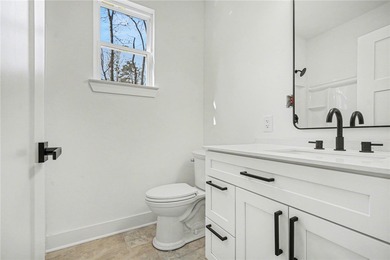 3-bedroom, 2-bath contemporary cottage offers a unique - photo 17