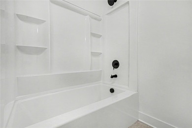 3-bedroom, 2-bath contemporary cottage offers a unique - photo 18