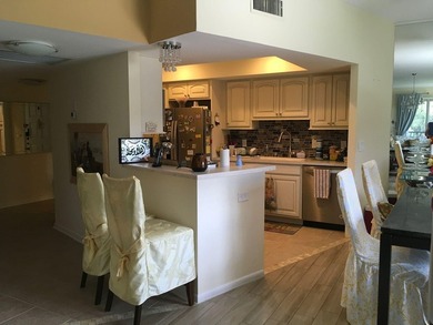 Beautiful 2 bedroom 2 bath unit in Longwood. Large screened wrap - photo 21