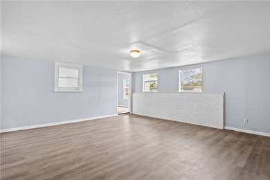 Welcome to 1506 Crosby in the growing city of Portland, TX! This - photo 2