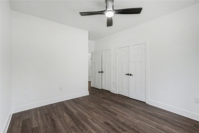 3-bedroom, 2-bath contemporary cottage offers a unique - photo 22