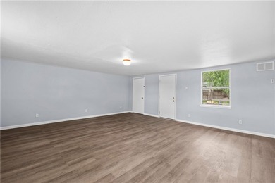 Welcome to 1506 Crosby in the growing city of Portland, TX! This - photo 3
