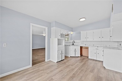 Welcome to 1506 Crosby in the growing city of Portland, TX! This - photo 4