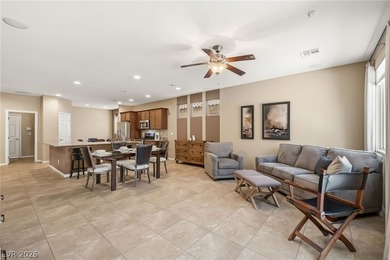 Exquisite Turnkey Retreat - Fully Furnished! This stunning - photo 4