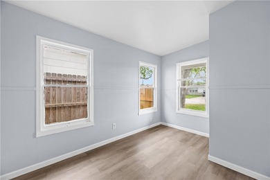 Welcome to 1506 Crosby in the growing city of Portland, TX! This - photo 5
