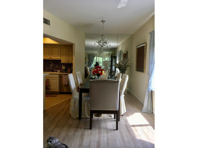 Beautiful 2 bedroom 2 bath unit in Longwood. Large screened wrap - photo 25
